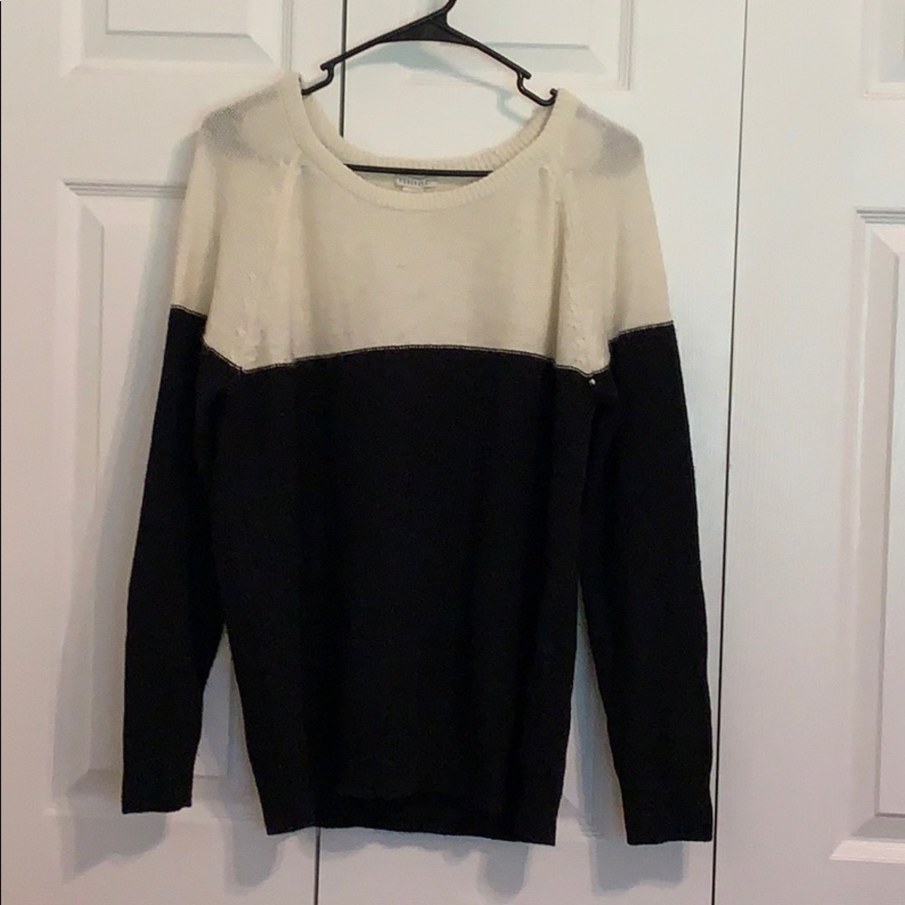 Color blocked Tight Knit Sweater